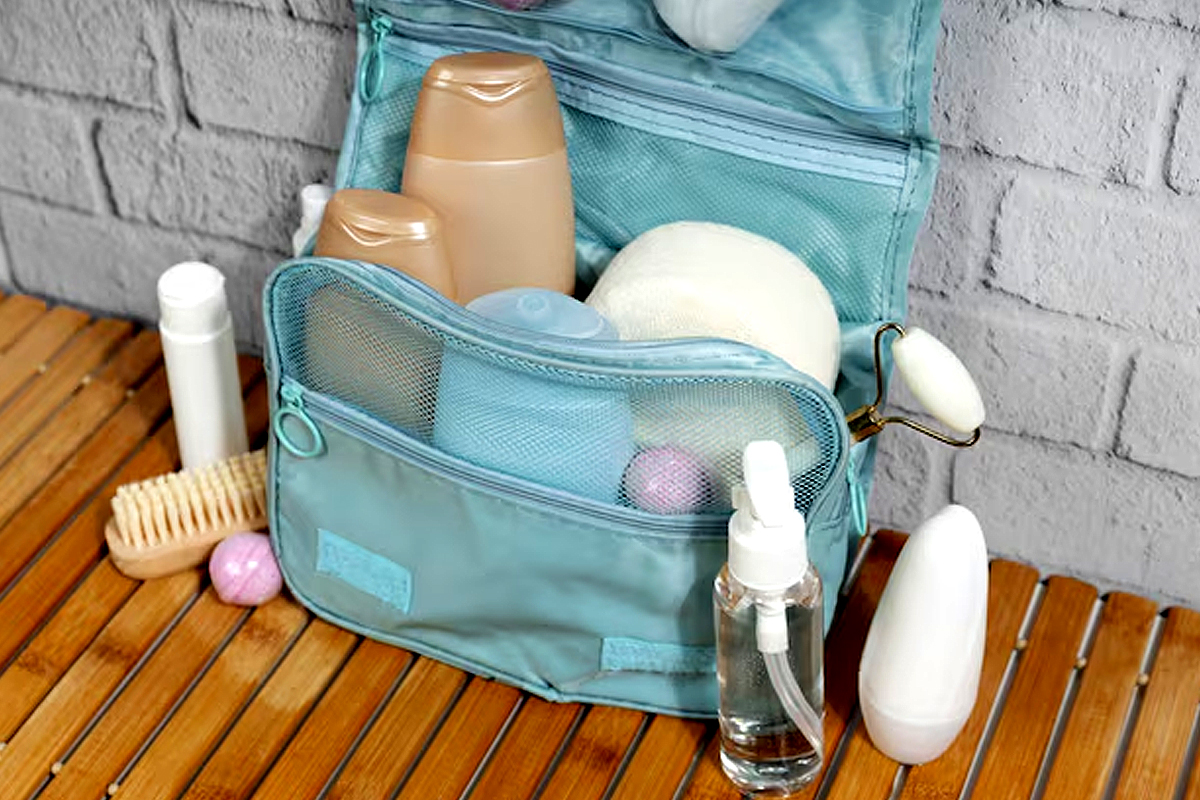What Makes the Best Toiletry Bag for Travel?