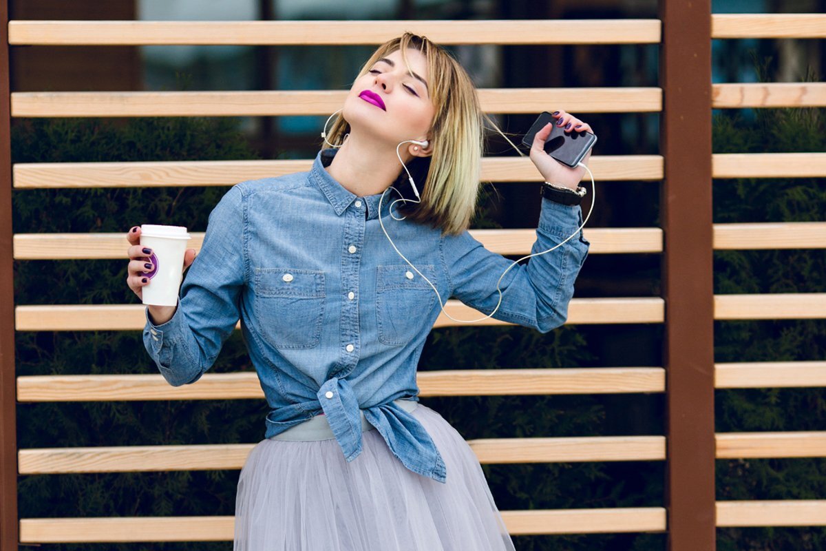 2025 Fashion Trends: A Nostalgic Comeback on the Spring 2025 Runways