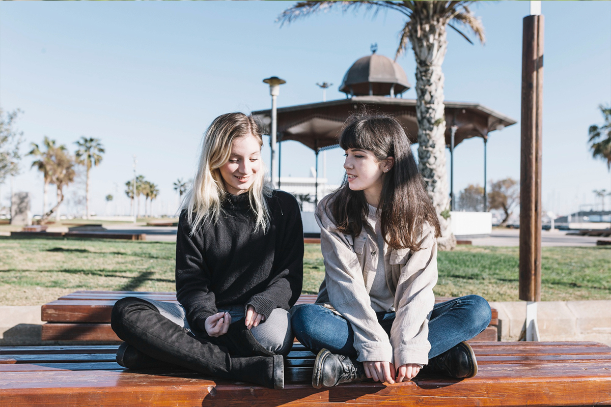 What Are the Characteristics of Healthy Sibling Relationships in Adulthood?