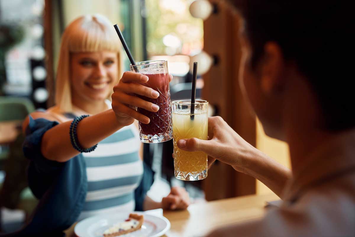 Sober Dating: What It’s Really Like to Date Without Drinking Alcohol