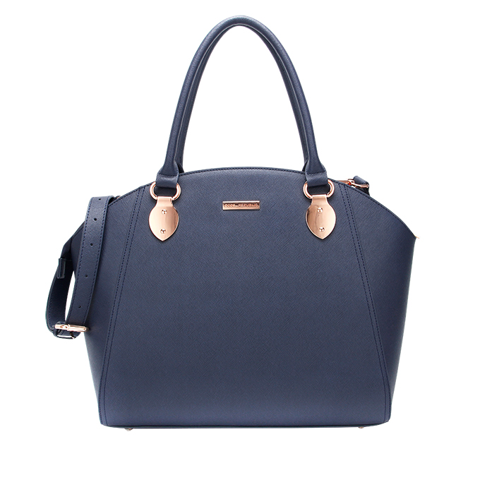 Christmas is fast approaching and if you’re anything like us, then you probably haven’t started shopping! No need to fear, we have put together 5 lust haves that are personal, unique and ideal for gifting the ones you love. Oh, and we totally understand if you end up buying them all for yourself! We’re lusting over them too.