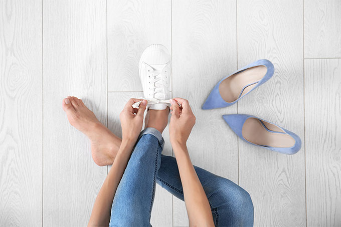 Are you tired of wearing the same few outfits over and over but aren’t willing to splash out on a new wardrobe? We are here to show you some of the easiest and most stylish ways to wear your workwear on the weekend.